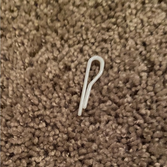 HAHIYO 1.4inch/35mm 200Pcs White Plastic U Shape Alligator/ Garment Clip- Sewing - Picture 3 of 3